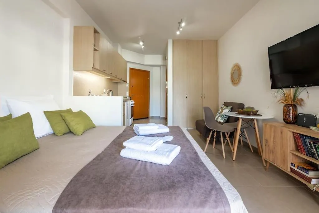 Araucaria Studio Near Downtown Iraklio Apartment